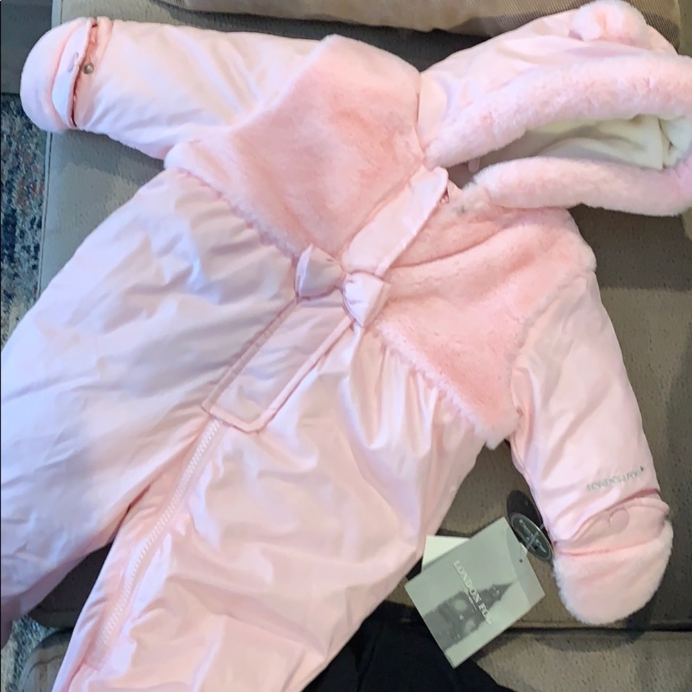 NWT London Fog snowsuit ! 3-6 months